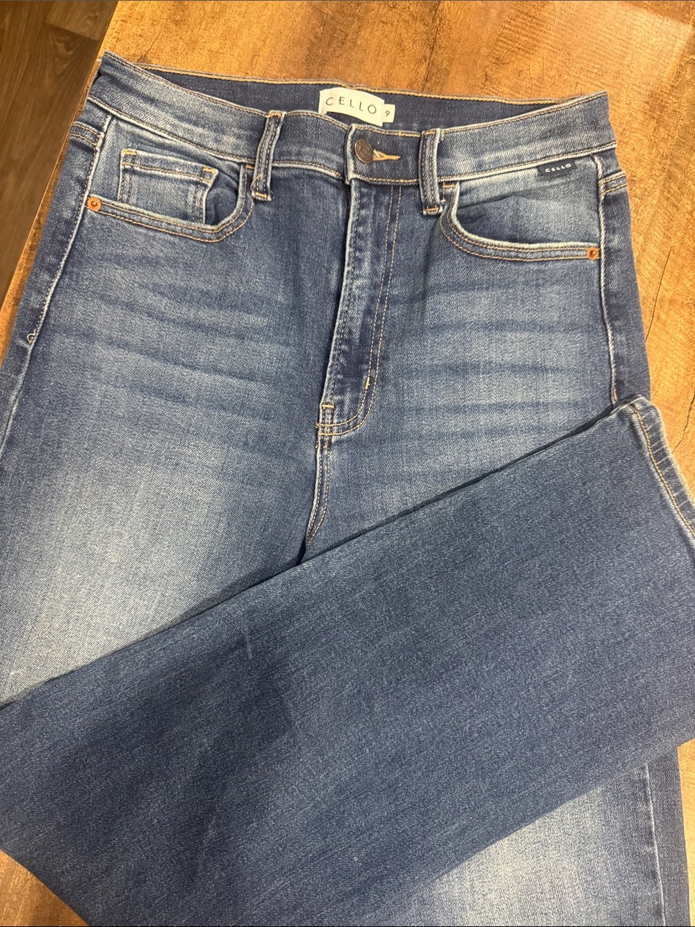 CELLO women’s Medium Blue Straight-Leg Jeans